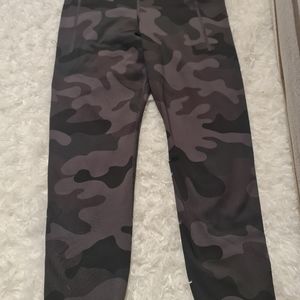 GapFit Camo 7/8 Leggings
